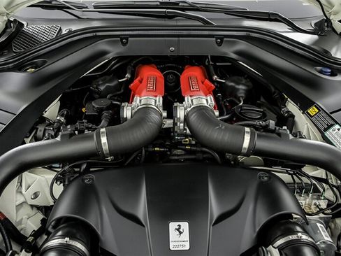Used 2017 Ferrari California T RWD image 14