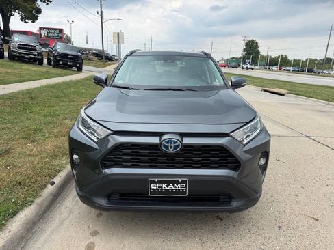 Used 2021 Toyota RAV4 XLE w/ Convenience Package image 8