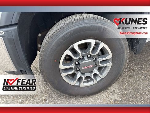 Used 2025 GMC Sierra 3500 SLE w/ SLE Convenience Package image 16