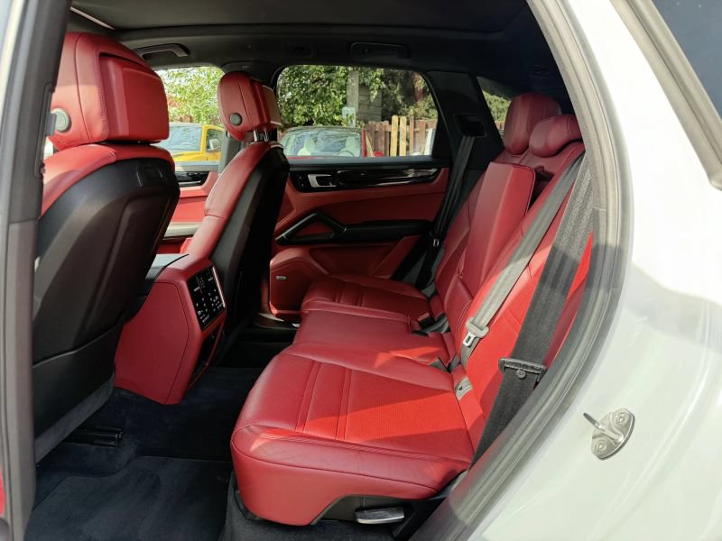 Used 2019 Porsche Cayenne S AWD/4WD image 16