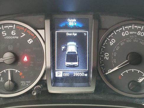 Used 2021 Toyota Tacoma 2WD Double Cab image 25