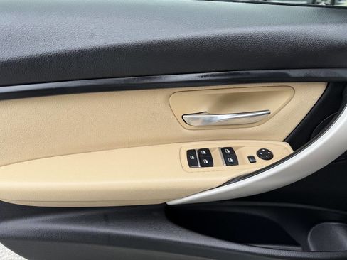 Used 2017 BMW 320i 320i 4dr Sedan w/ Driver Assistance Package image 19