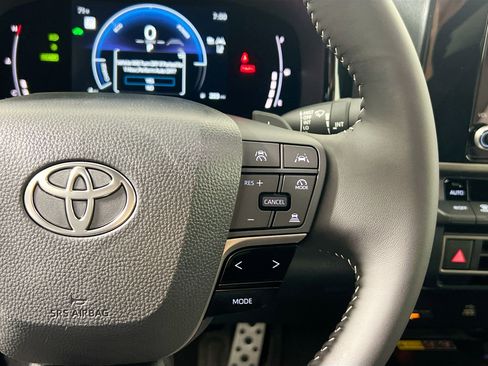 New 2026 Toyota Camry SE image 19