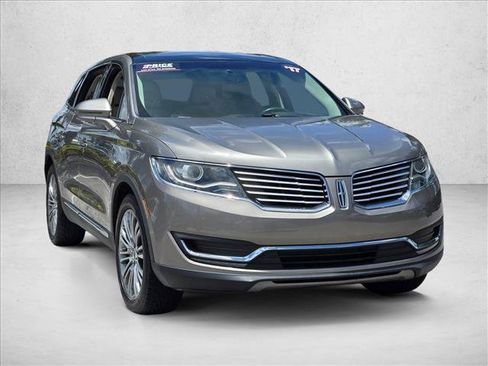 Used 2017 Lincoln MKX Reserve FWD image 3