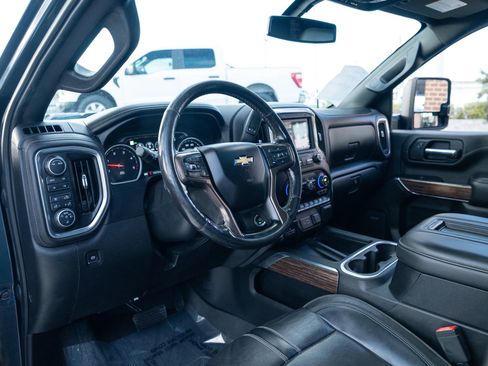 Used 2020 Chevrolet Silverado 2500 High Country w/ Gooseneck/5TH Wheel Package AWD/4WD image 15