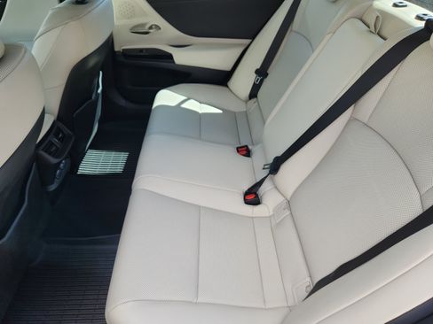 Used 2024 Lexus ES 350 w/ Premium Package FWD image 17