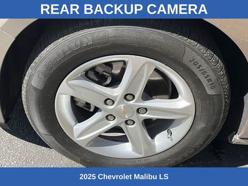 Used 2025 Chevrolet Malibu LS image 9