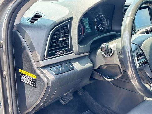 Used 2018 Hyundai Elantra Value Edition FWD image 16