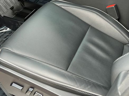 Used 2024 Tesla Cybertruck AWD Crew Cab image 29