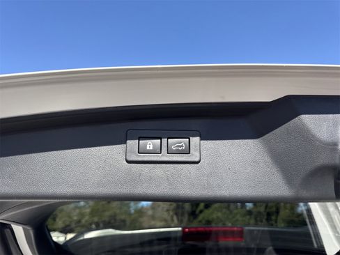 Used 2022 Subaru Outback Limited XT image 33