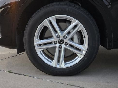 Used 2024 Audi Q5 e Premium Plus w/ Premium Plus Package image 9