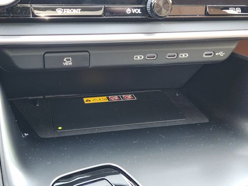 Used 2024 Lexus RZ 300e Premium image 23