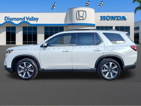 New 2025 Honda Pilot Touring image 5