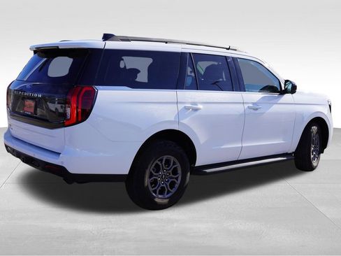 Certified 2025 Ford Expedition Active image 6