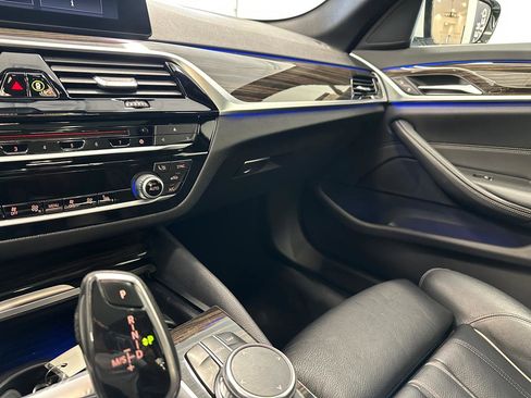 Used 2019 BMW 530i w/ Convenience Package RWD image 48