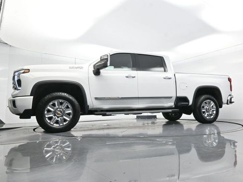 Used 2024 Chevrolet Silverado 2500 High Country w/ Technology Package AWD/4WD image 39