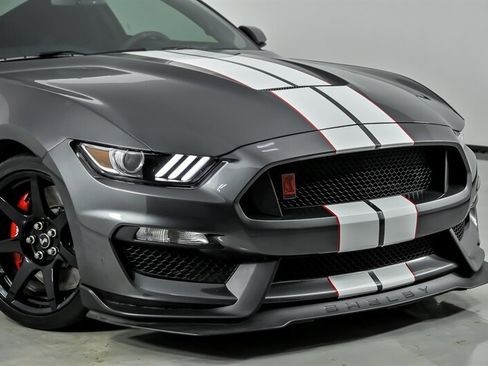 Used 2019 Ford Mustang Shelby GT350R w/ GT350R Equipment Group 920A RWD image 3