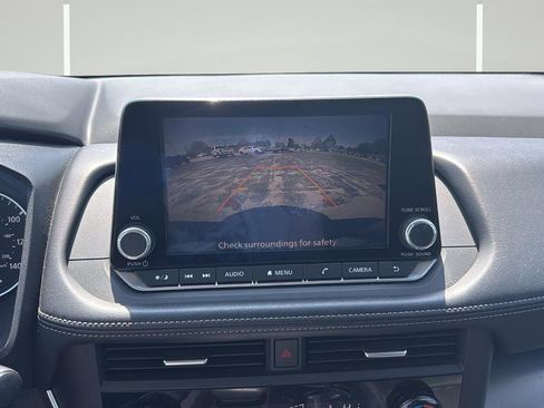 Used 2025 Nissan Rogue SV AWD/4WD image 22