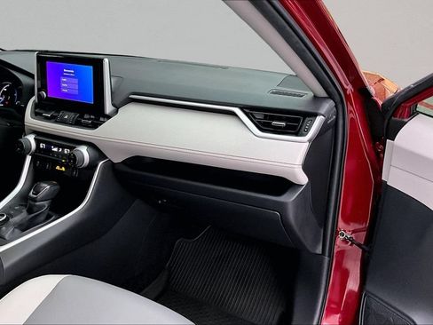Certified 2023 Toyota RAV4 XLE Premium AWD/4WD image 29