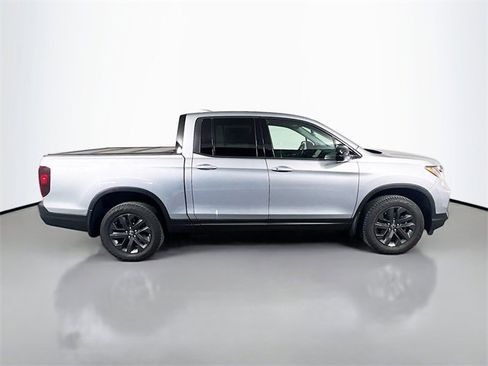 Certified 2024 Honda Ridgeline Sport image 8