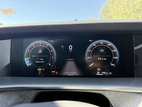 New 2026 Volkswagen Tiguan S AWD/4WD image 11