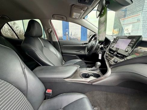 Used 2021 Toyota Camry SE image 18