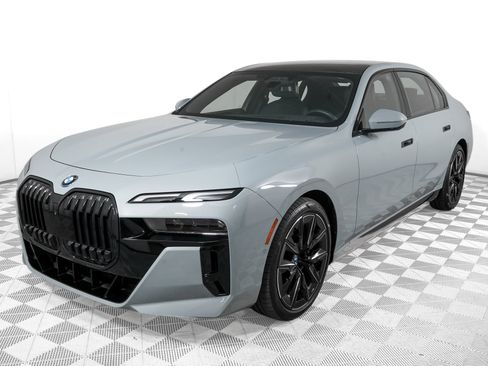 Used 2023 BMW i7 xDrive60 AWD/4WD image 8