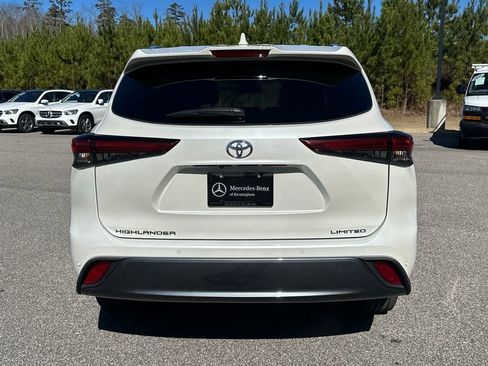 Used 2021 Toyota Highlander Limited image 11