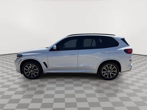 Used 2021 BMW X5 M50i w/ Dynamic Handling Package AWD/4WD image 4