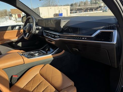 Used 2023 BMW X7 xDrive40i w/ M Sport Package image 18
