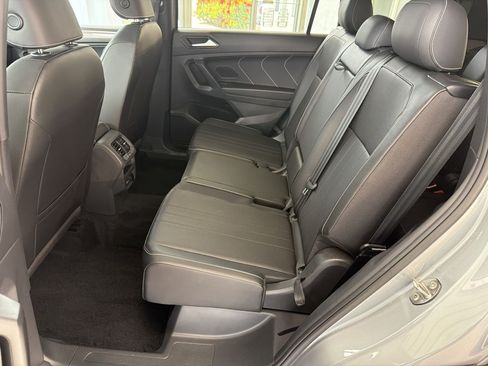 Used 2023 Volkswagen Tiguan SE R-Line FWD image 15