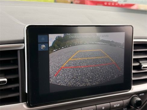 Used 2025 Hyundai Venue SE image 16