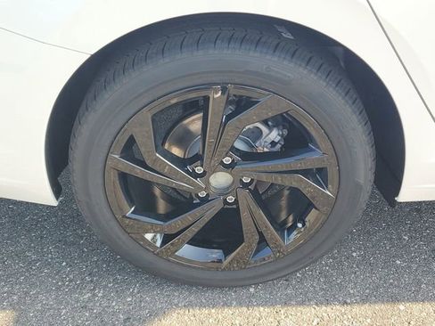 New 2026 Volkswagen Jetta SE FWD image 5