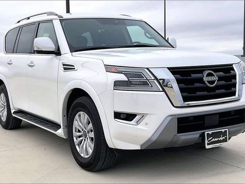 Used 2023 Nissan Armada SV image 13