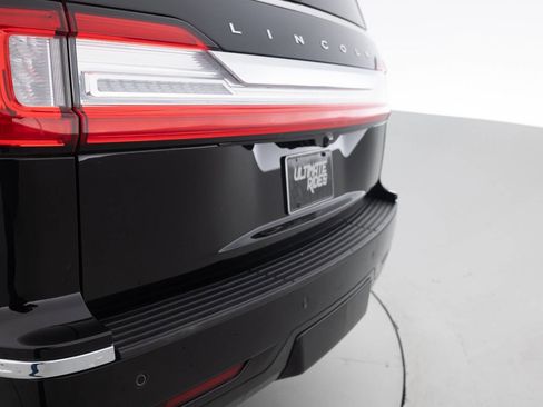 Used 2018 Lincoln Navigator Reserve w/ Technology Package image 16