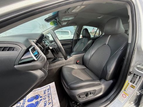 Used 2018 Toyota Camry SE image 12