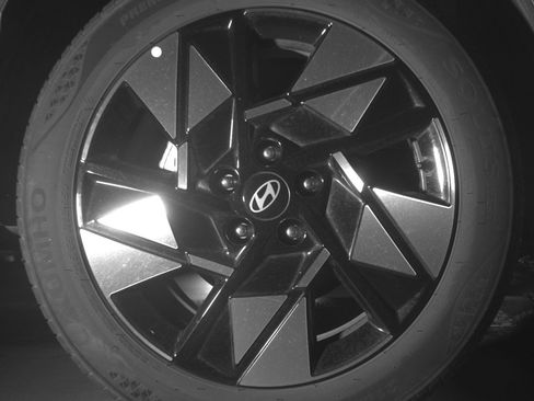 Used 2025 Hyundai Kona SEL FWD image 15