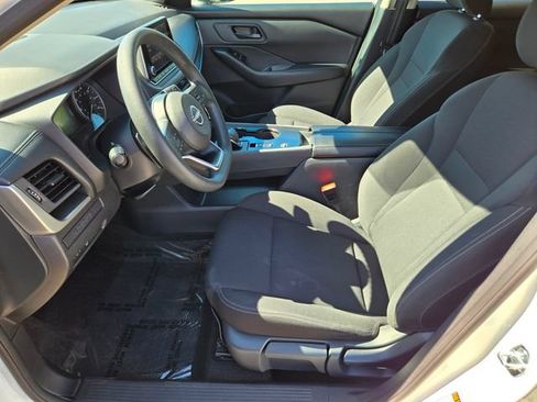 Used 2024 Nissan Rogue S FWD image 13