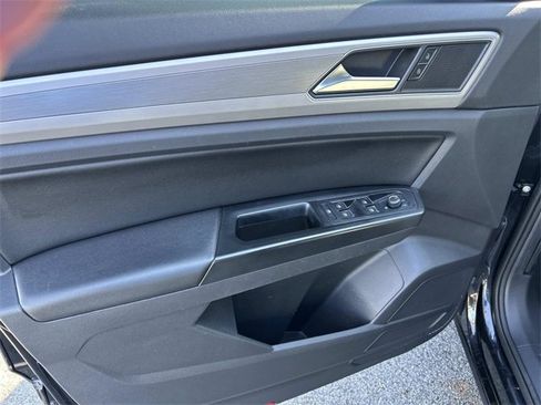 Used 2019 Volkswagen Atlas SE image 17