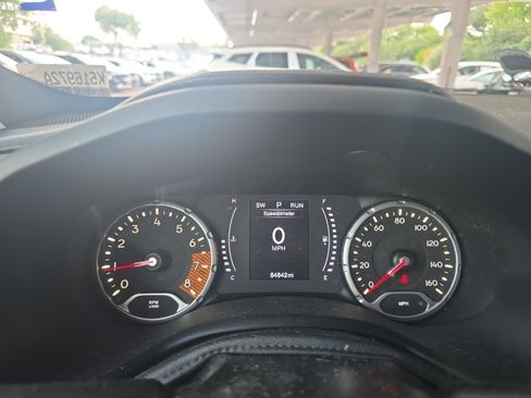 Used 2020 Jeep Renegade Altitude FWD image 18