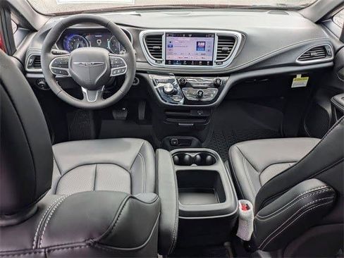 New 2026 Chrysler Pacifica Select image 22