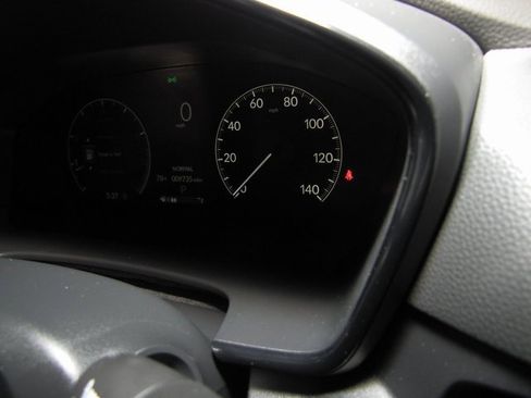 Used 2025 Honda CR-V EX image 4