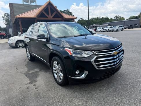 Used 2021 Chevrolet Traverse High Country w/ LPO, Floor Liner Package FWD image 3
