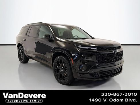 Used 2024 Chevrolet Traverse RS FWD image 1