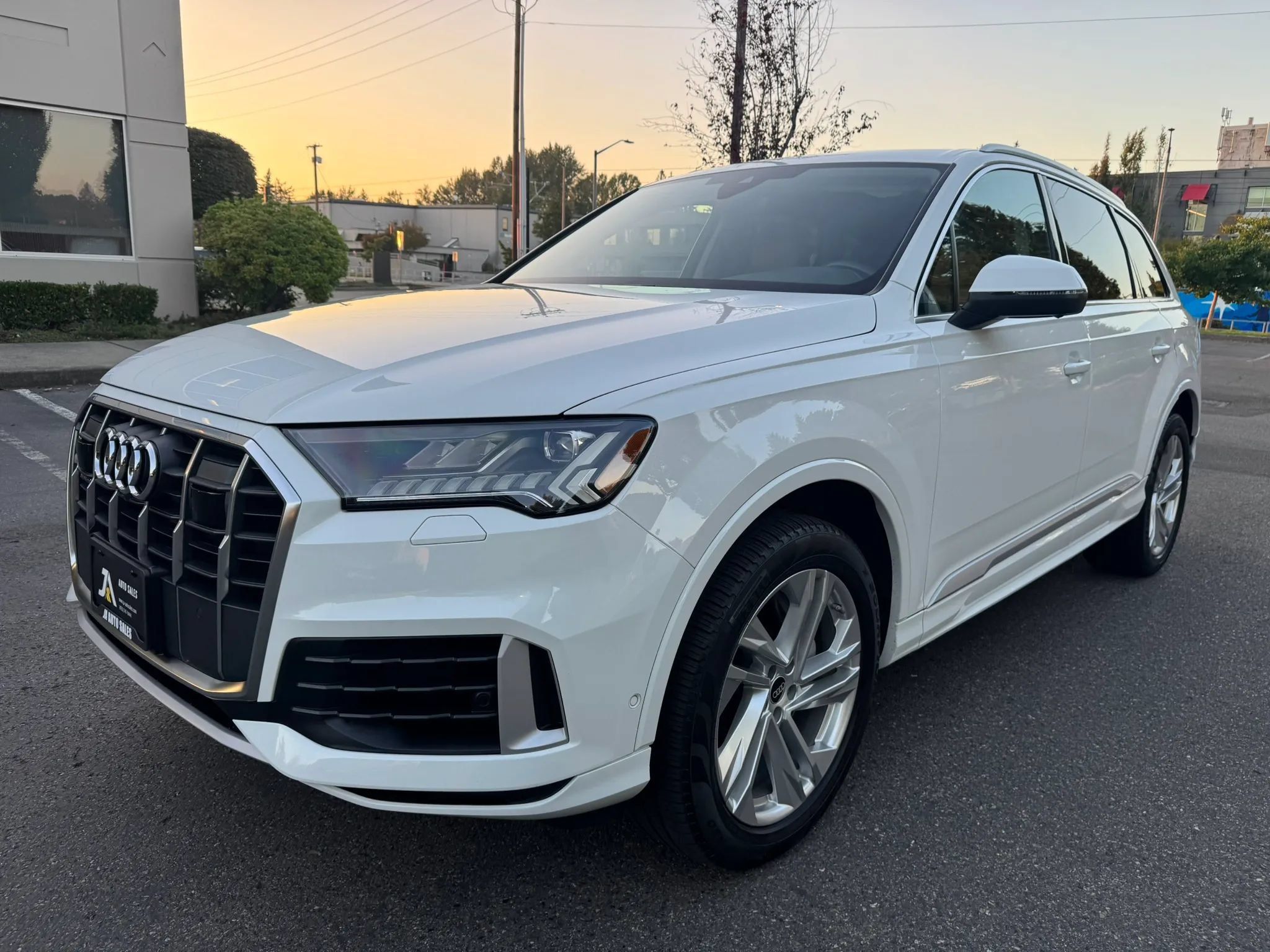 Used 2023 Audi Q7 3.0T Premium w/ Convenience Package AWD/4WD image 4