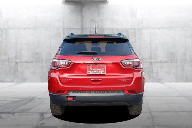 Used 2025 Jeep Compass Trailhawk AWD/4WD image 6