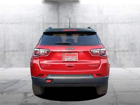 Used 2025 Jeep Compass Trailhawk AWD/4WD image 6