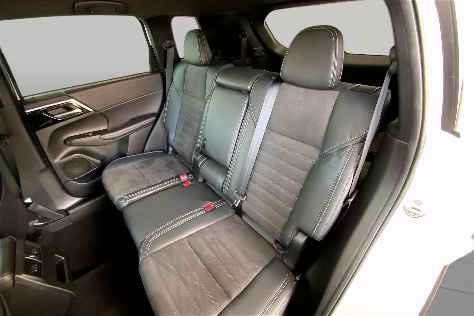 Used 2023 Mitsubishi Outlander SE Black Edition AWD/4WD image 21
