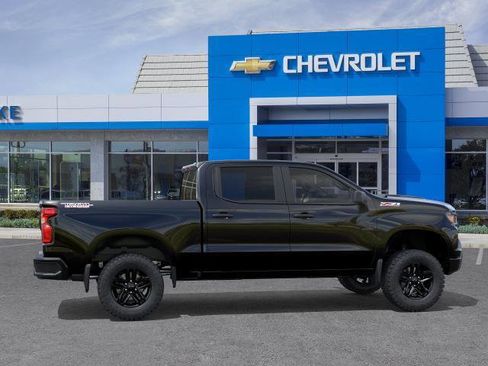 New 2026 Chevrolet Silverado 1500 Custom Trail Boss w/ LPO, Dark Essentials Package AWD/4WD image 5