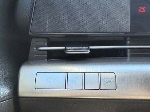 Used 2025 Hyundai Kona SEL image 28